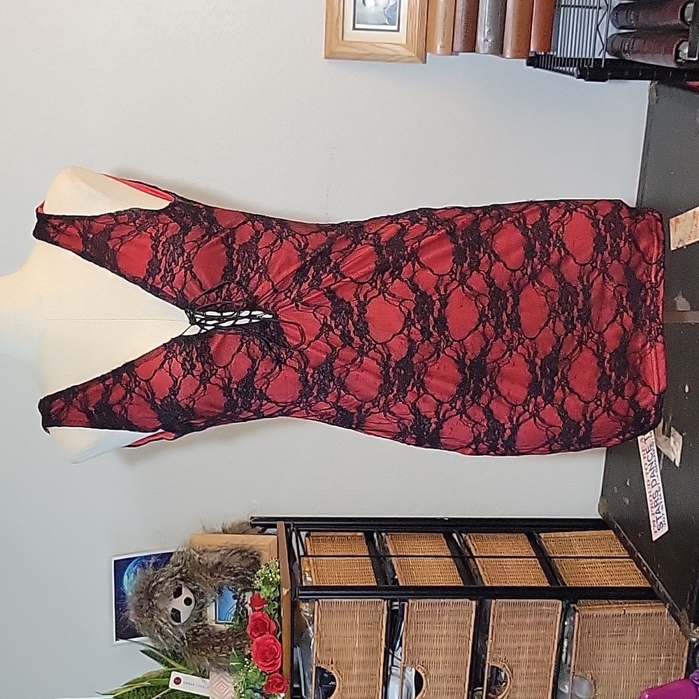 FREDERICK'S OF HOLLYWOOD  Red Black Lace Nightie Medium